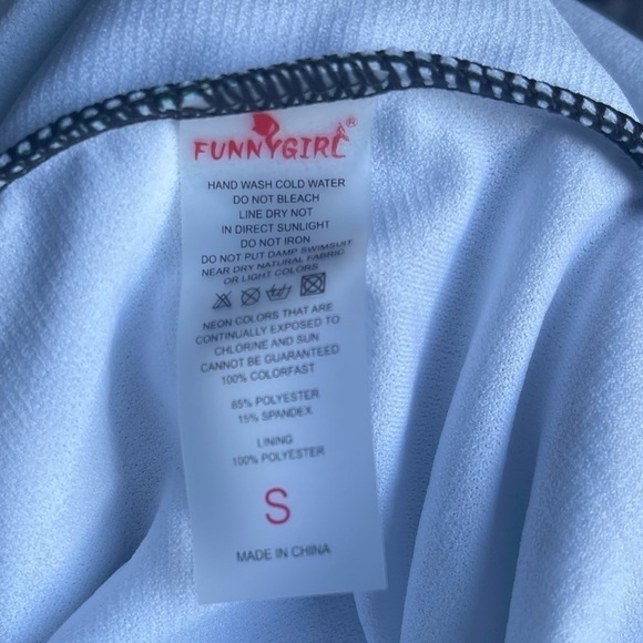 FunnyGirl Flounce One Piece Tropical Floral Swimsuit - Picture 4 of 6